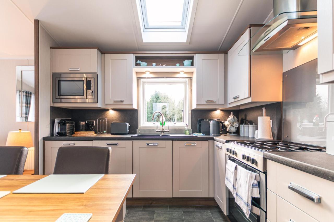Hidden Jewel Lodge With Hot Tub York Exteriér fotografie