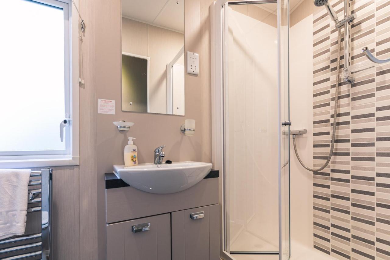 Hidden Jewel Lodge With Hot Tub York Exteriér fotografie